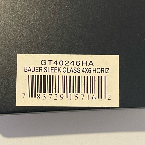 2 Glass Horizontal Pictures Frames (4x6) & (5x7) - Picture 4 of 10